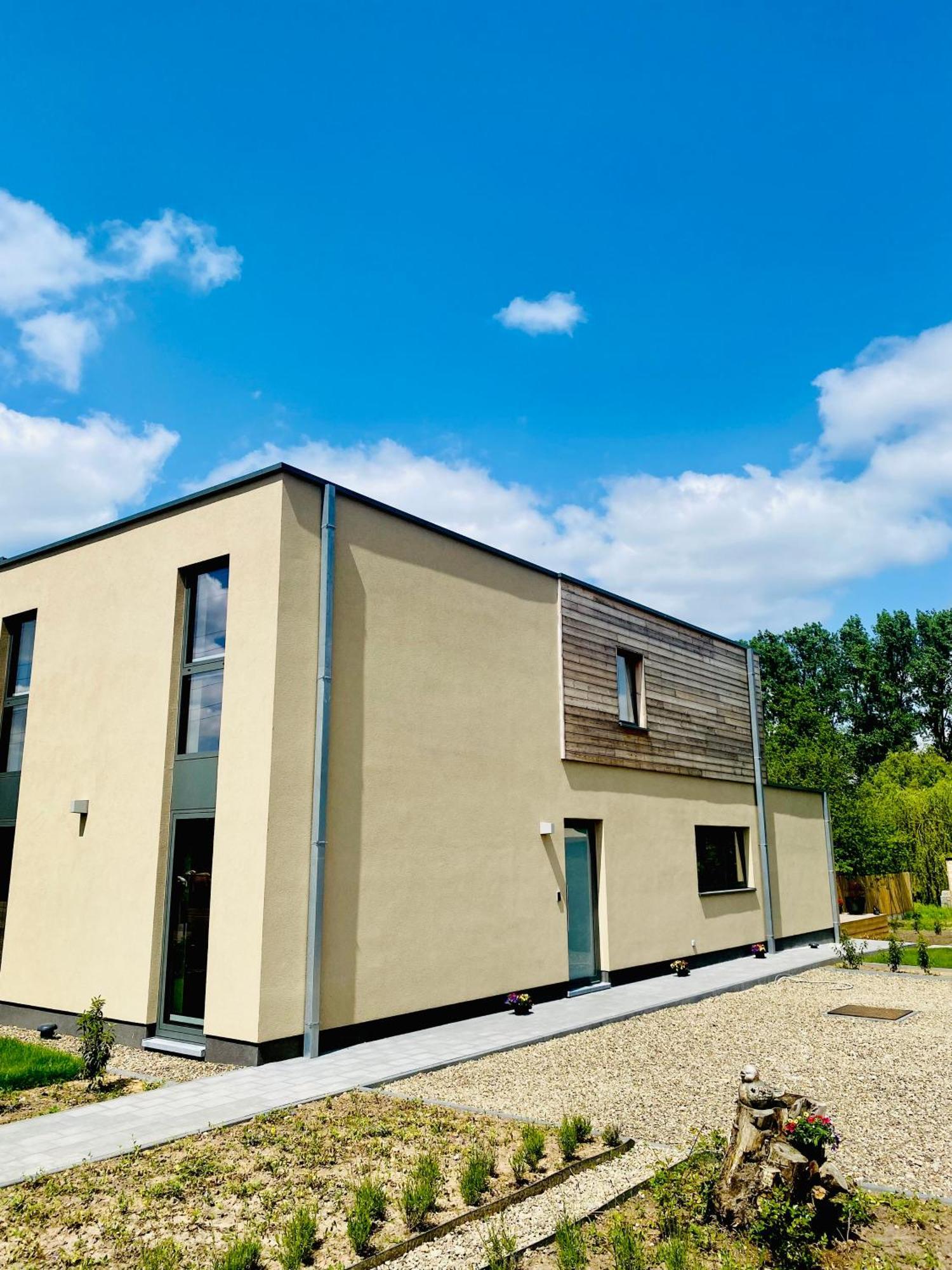 Inova Guesthouse 哈瑟尔特 外观 照片